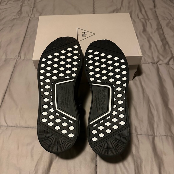 Adidas NMD HU Pharrell Ash Grey - Picture 5 of 9